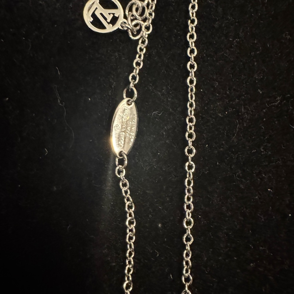 Louis Vuitton Silver Necklace with Pink Charm - Picture 8 of 8